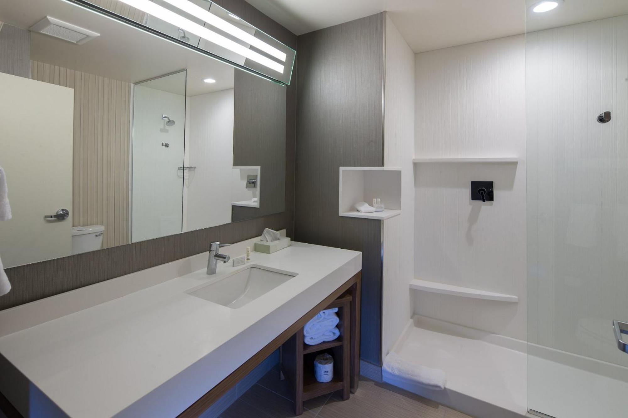 Courtyard Bay City Ngoại thất bức ảnh