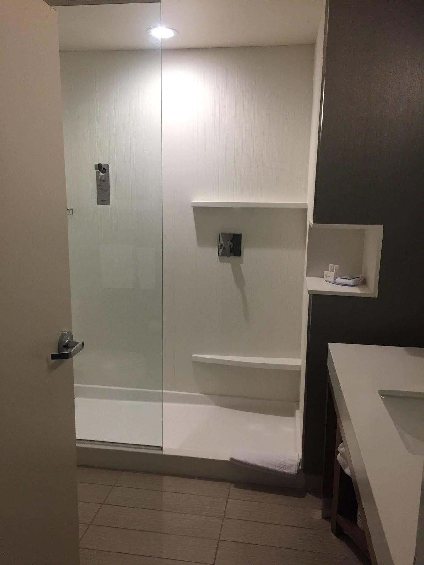Courtyard Bay City Ngoại thất bức ảnh