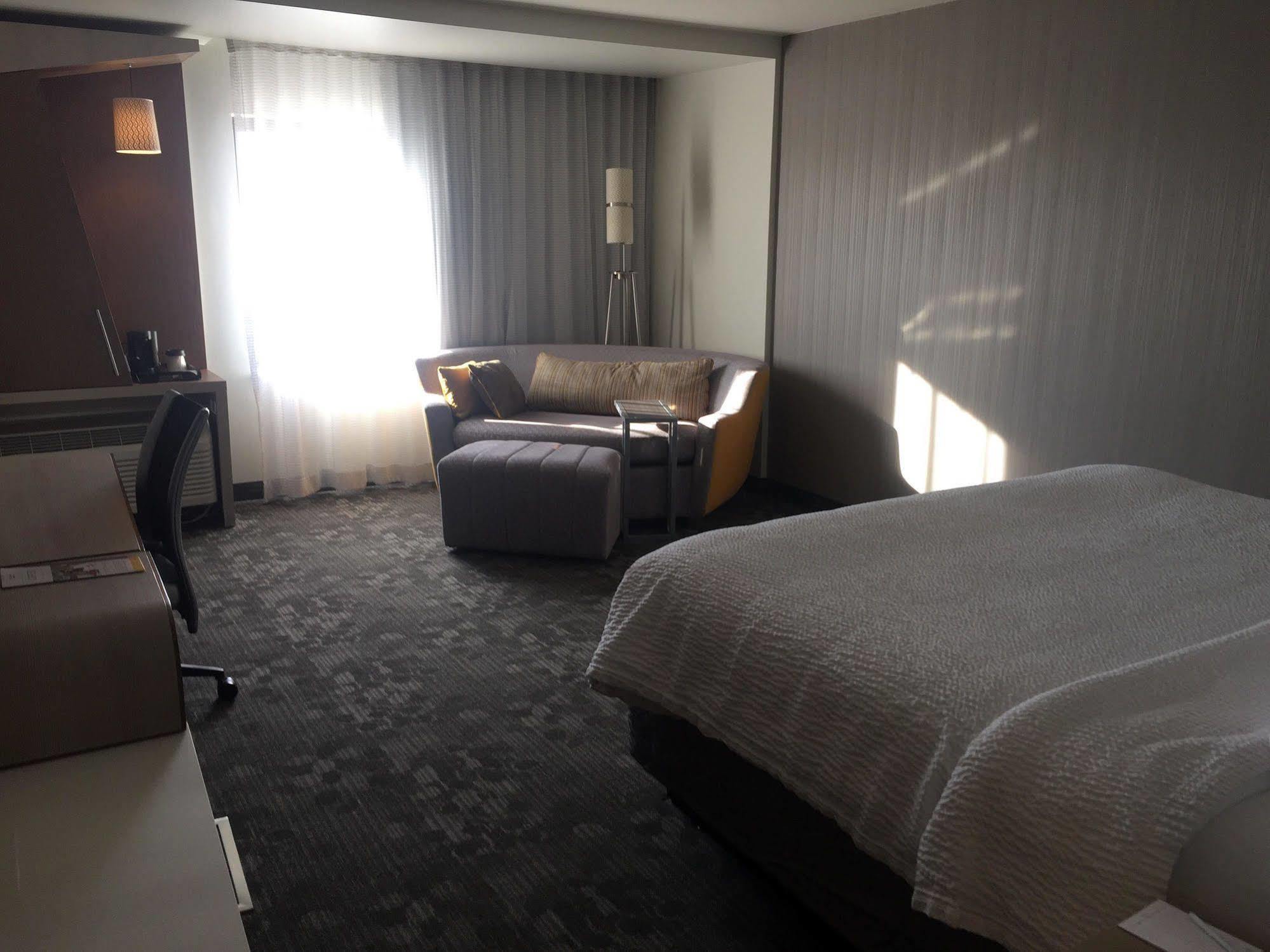 Courtyard Bay City Ngoại thất bức ảnh